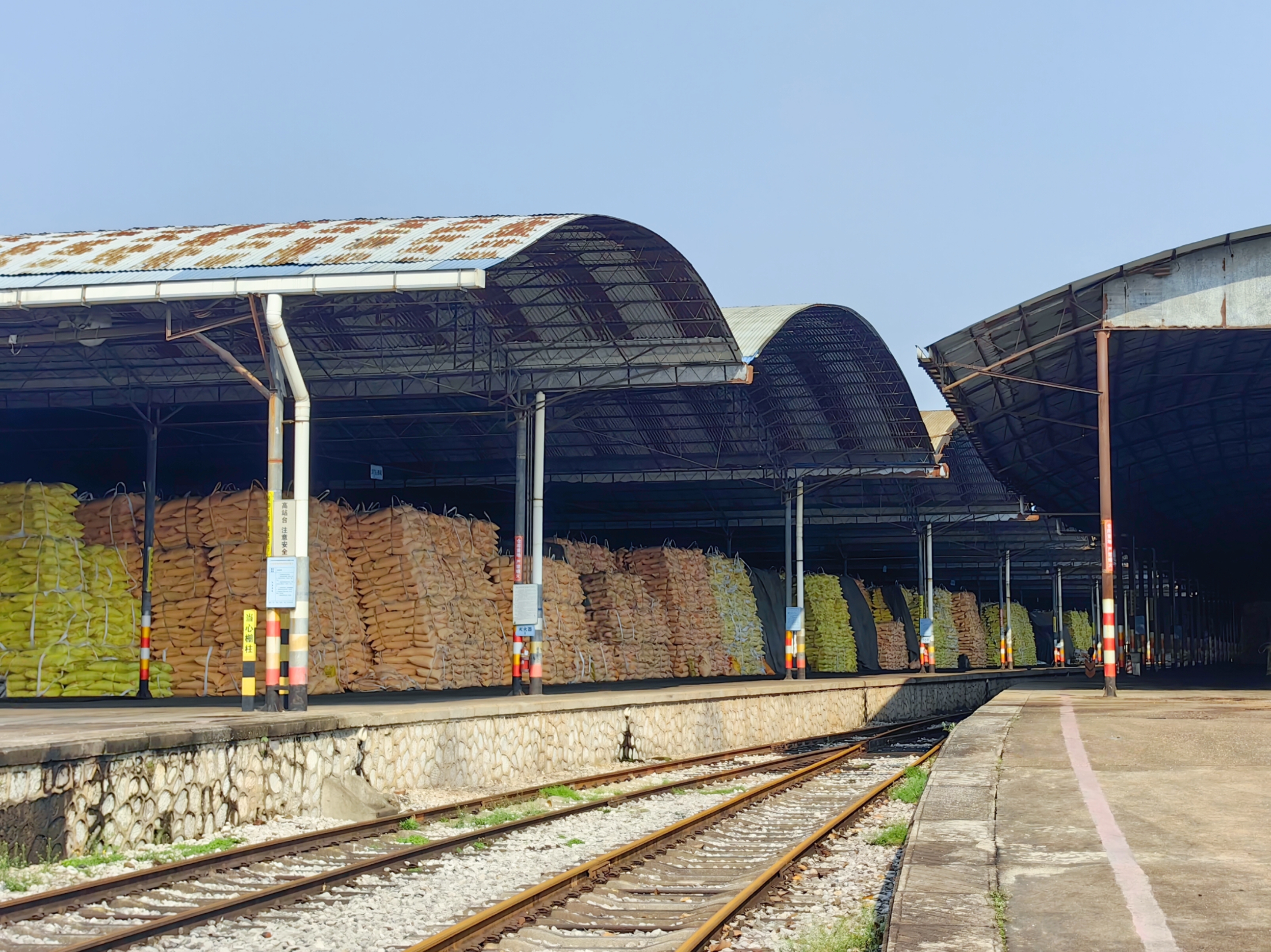 奮戰(zhàn)三季度 | 石化柳州公司：倉(cāng)儲(chǔ)庫(kù)存雙增破局市場(chǎng)，服務(wù)升級(jí)引客共贏(yíng)